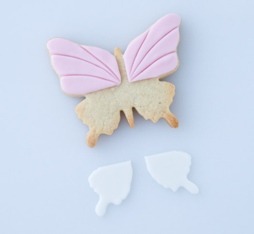 How to decorate a butterfly cookie 5